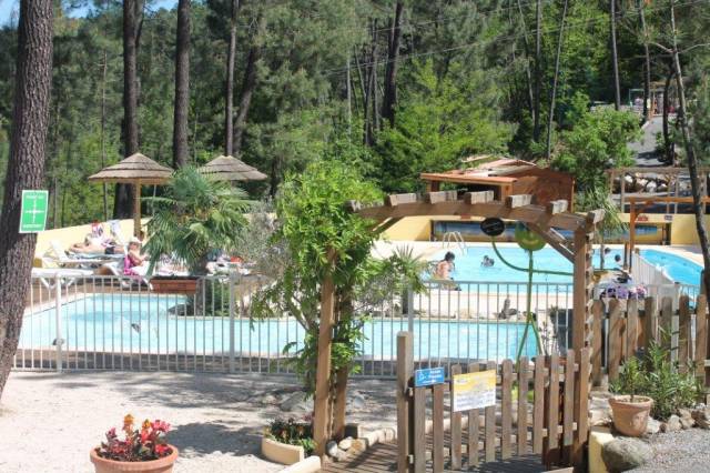 Photo Campingplatz Joyeuse Village de chalets et camping